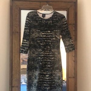 Alexander McQueen Black and White 3/4 Sleeve 98% cotton,Sz 4, Length 36 in